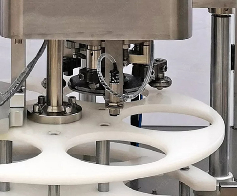 高性能のフル オートは機械、PLC のプラスチック缶のシーラー機械を継ぎ合わせることができます